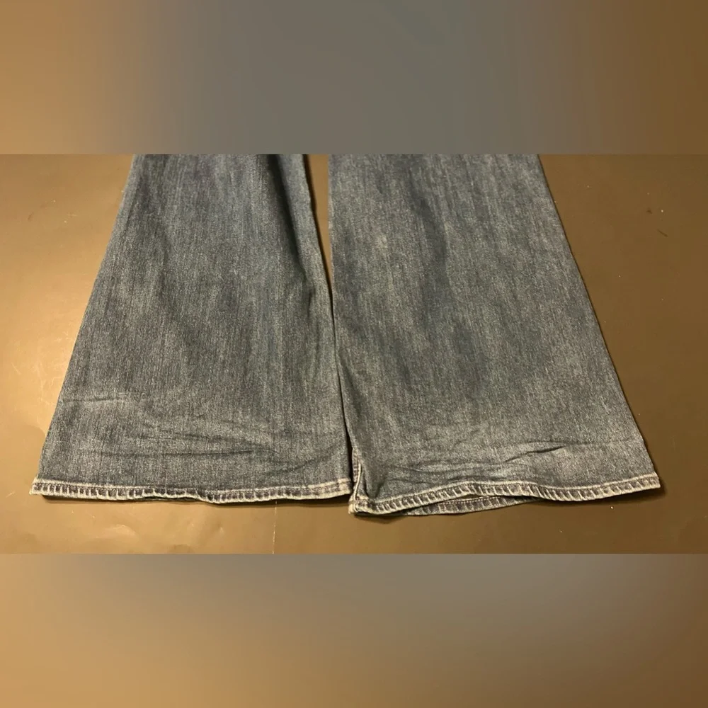 Old Navy Women’s Size 22 High Rise WOW Flare Medium Wash Blue Jeans - Picture 14 of 14